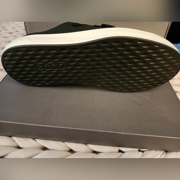 NIB ECCO Soft 8 Black Leather Loafer Sneaker Velcro Closure Women's 41 10 - Picture 13 of 16